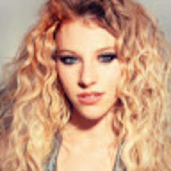 Meet your Posher, Ariel - Picture 1 of 1